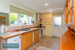 Kitchen- click for photo gallery